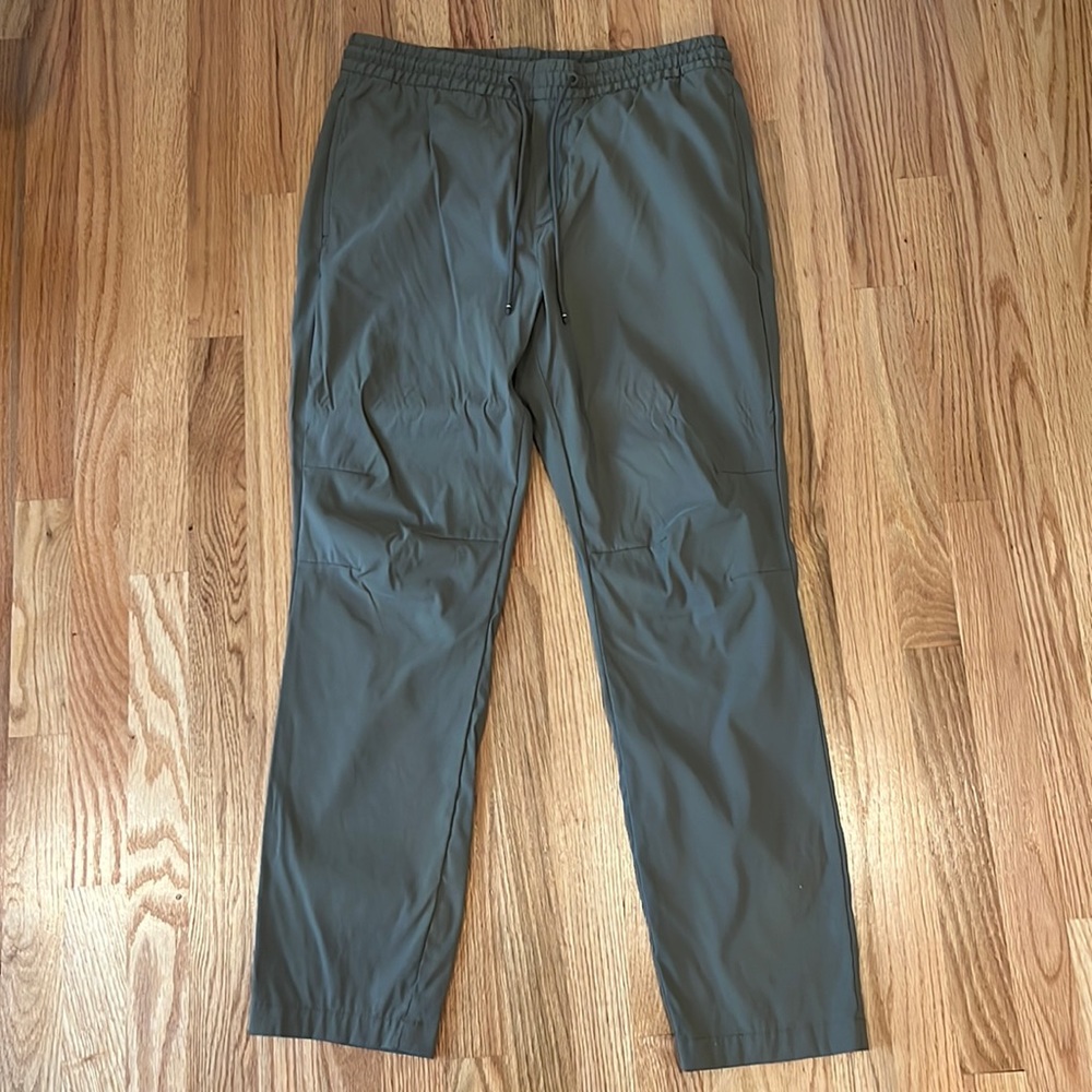 Hilfiger lightweight pants men’s medium